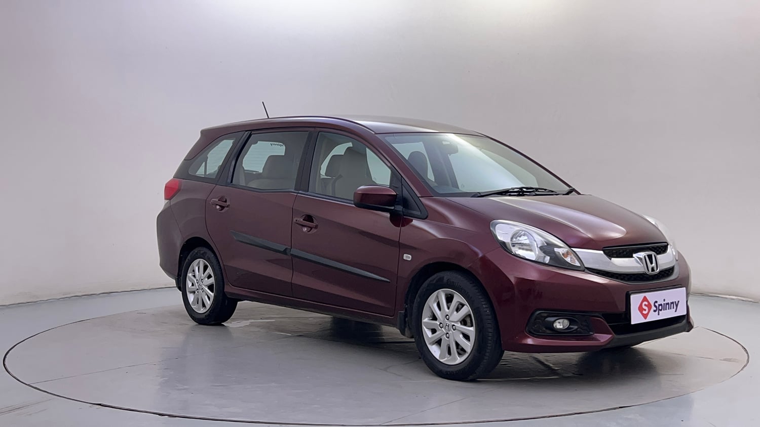 Used 2014 Honda Mobilio V Petrol Petrol Manual exterior RIGHT FRONT CORNER VIEW