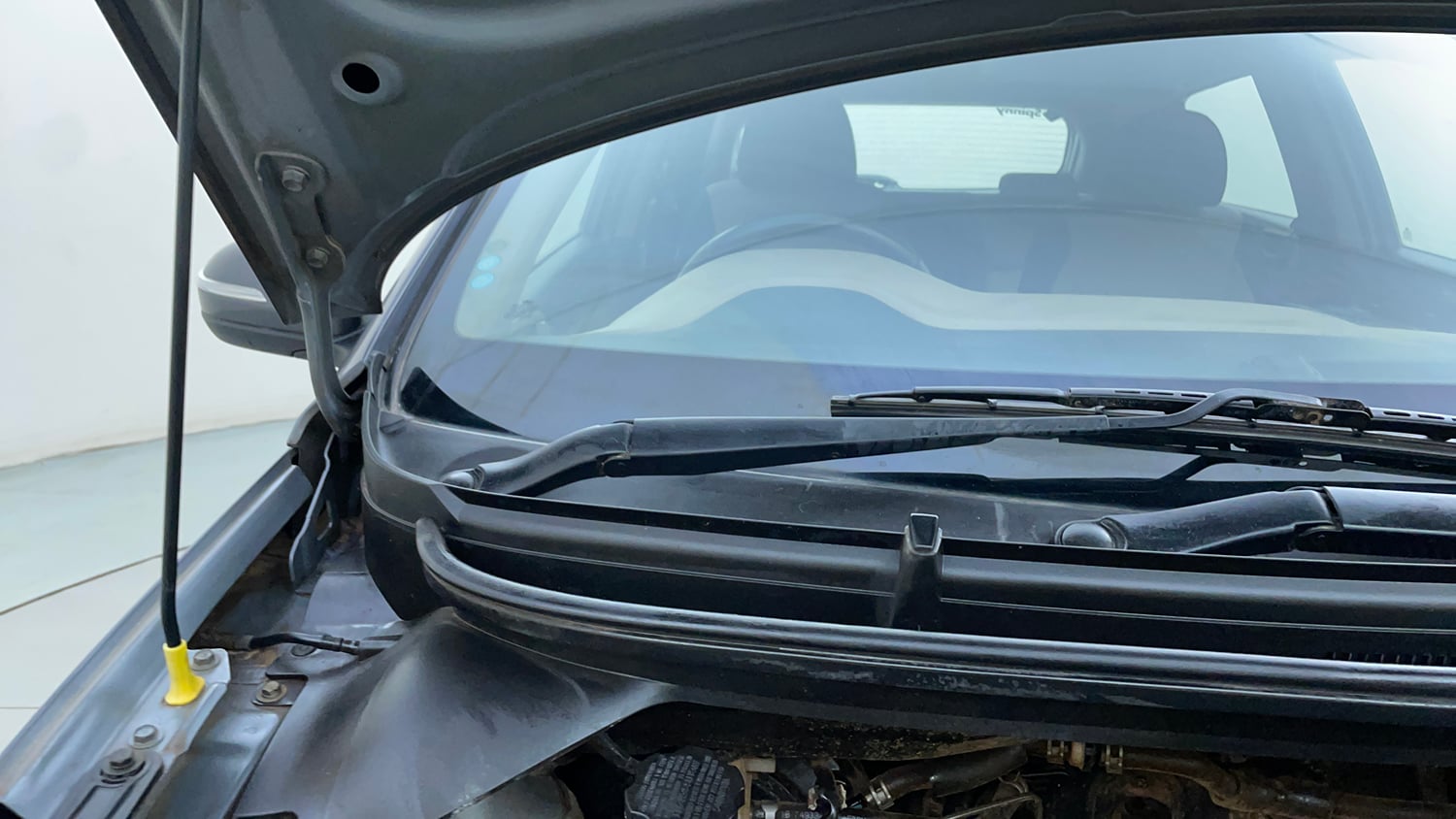 Used 2019 Hyundai Elite i20 Asta 1.2 (O) Petrol Manual engine ENGINE RIGHT SIDE HINGE & APRON VIEW