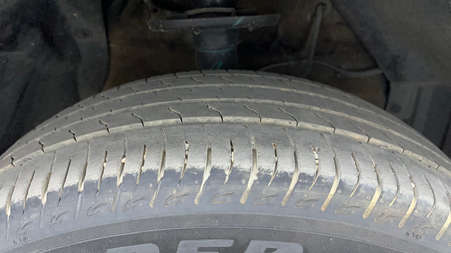 Used 2023 Maruti Suzuki Brezza ZXi Plus Petrol Manual tyres RIGHT FRONT TYRE TREAD VIEW