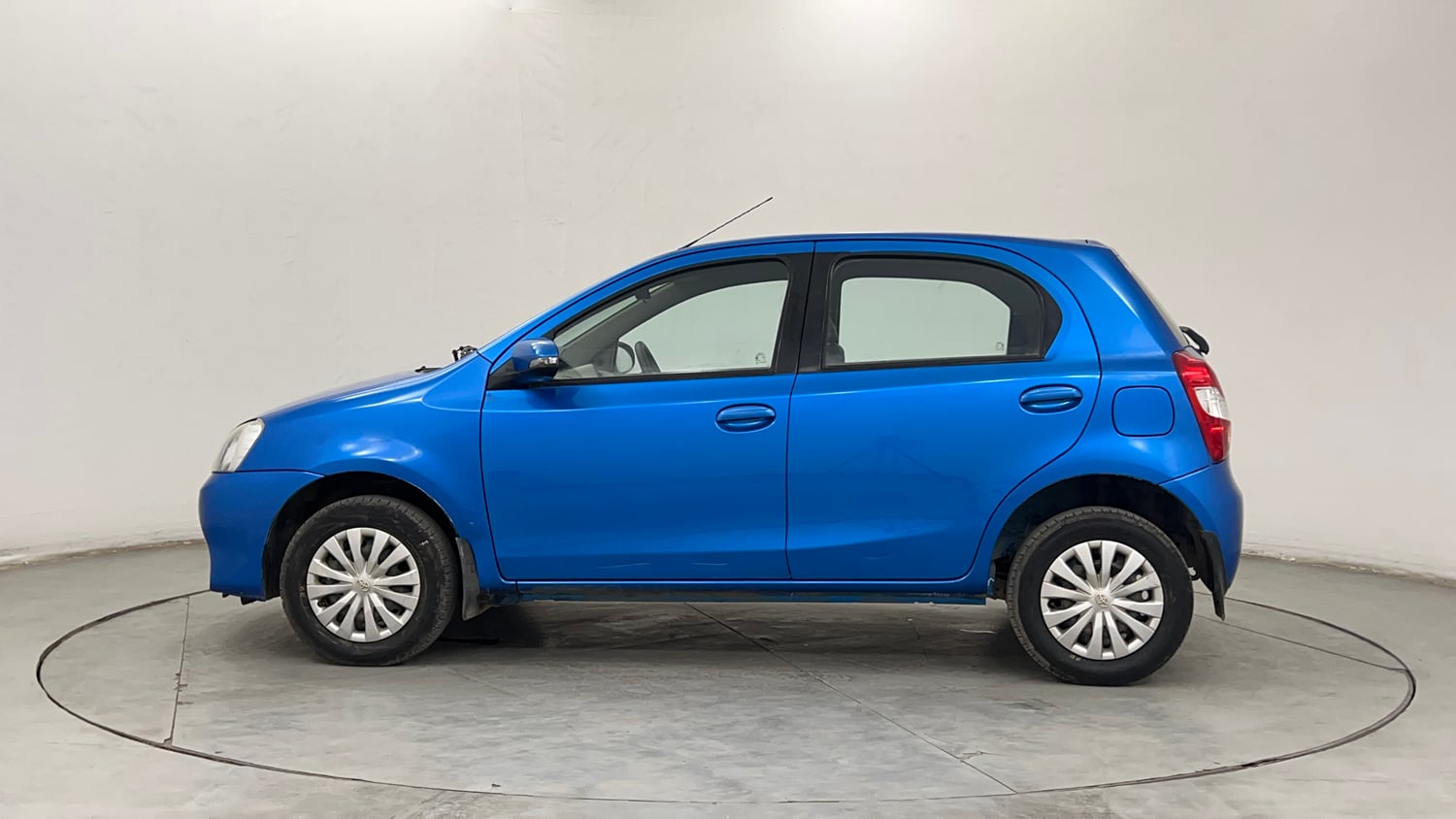 Used 2015 Toyota Etios Liva V Petrol Manual exterior LEFT SIDE VIEW