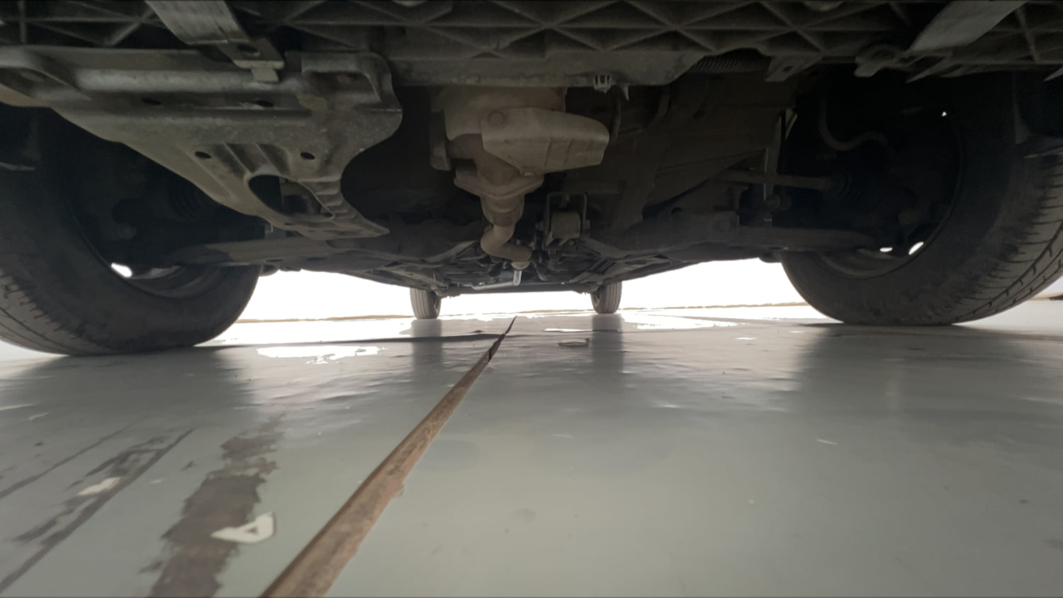 Used 2013 Hyundai i10 Era 1.1 iRDE2 Petrol Manual extra FRONT LEFT UNDERBODY VIEW