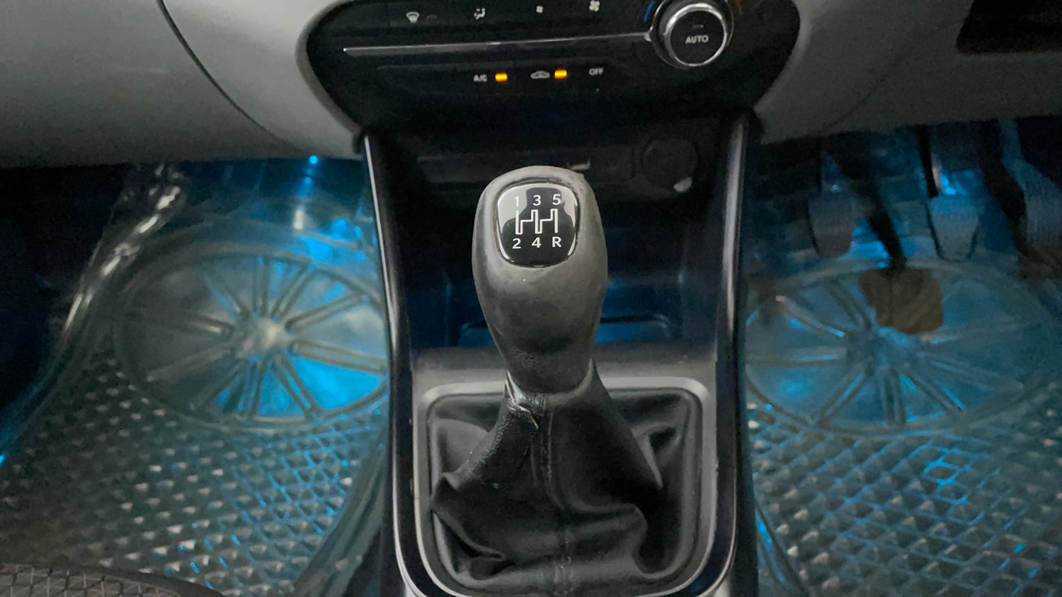 Used 2020 Tata Altroz XT Petrol Petrol Manual interior GEAR  KNOB VIEW