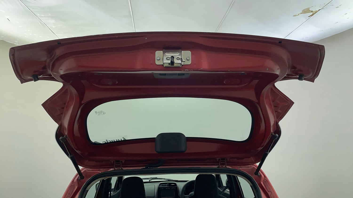 Used 2016 Renault Kwid 1.0 RXT Petrol Manual interior DICKY DOOR OPEN VIEW
