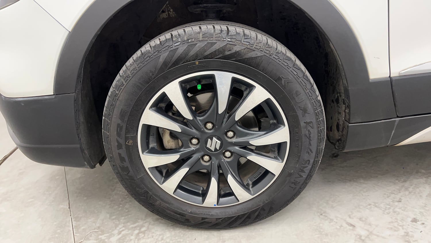 Used 2021 Maruti Suzuki S-Cross Alpha Petrol Manual tyres LEFT FRONT TYRE RIM VIEW