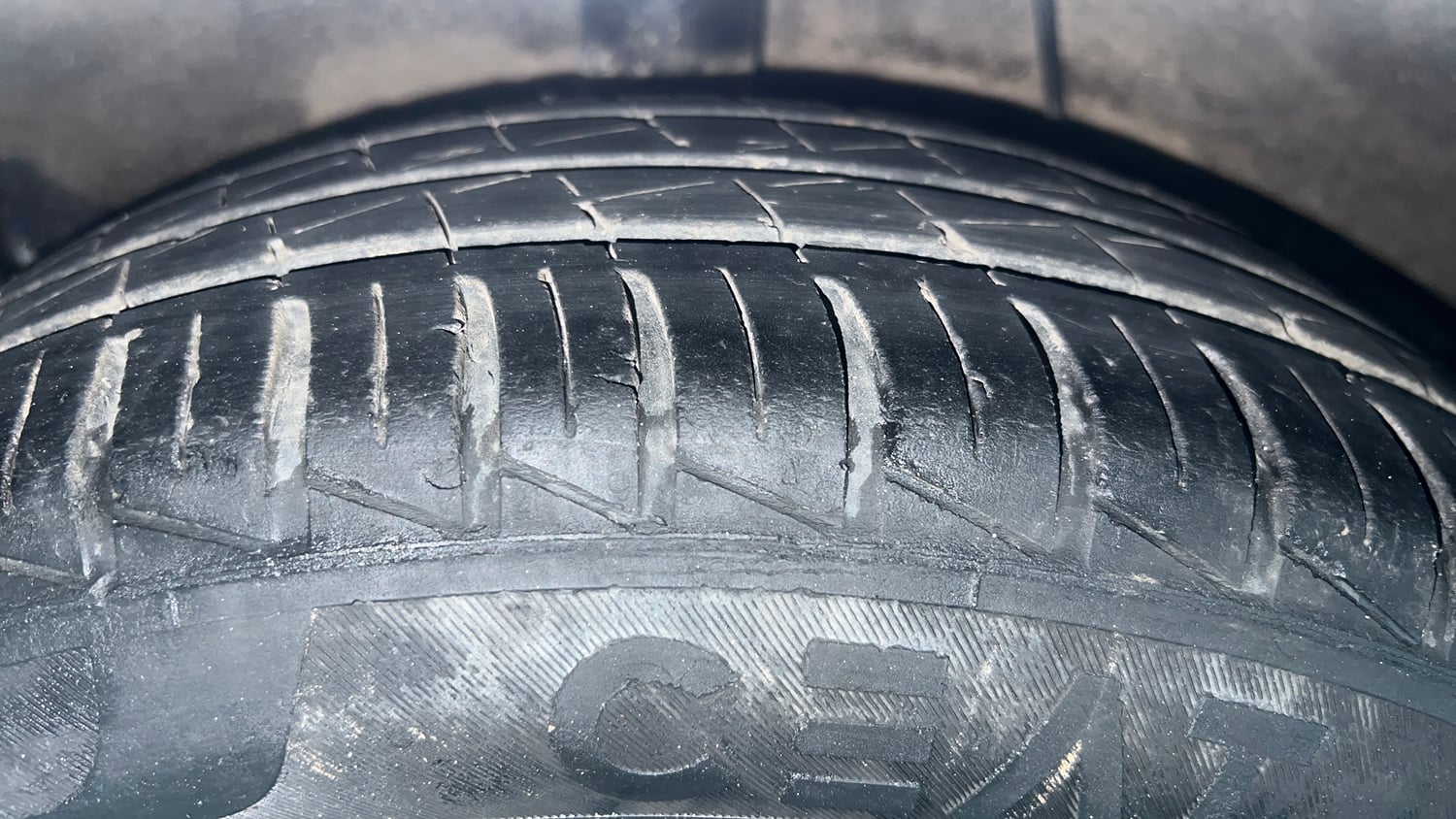 Used 2024 Hyundai Grand i10 Nios Magna 1.2 Kappa Petrol+CNG (Outside Fitted) Cng Manual tyres RIGHT REAR TYRE TREAD VIEW