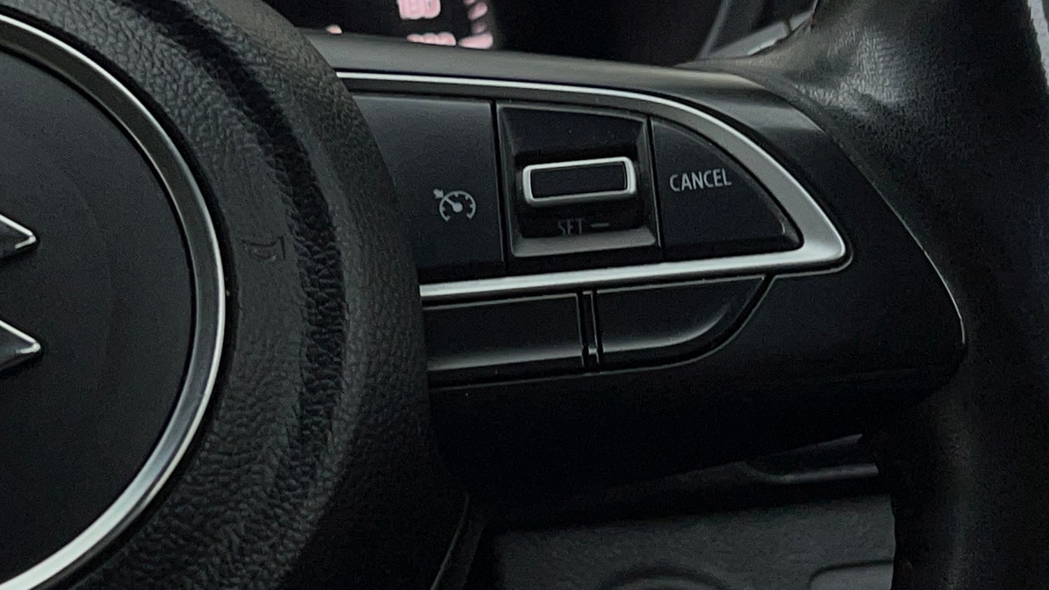 Used 2023 Maruti Suzuki Brezza Zxi Dual Tone Petrol Manual top_features Cruise control
