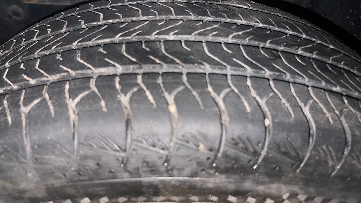 Used 2024 Maruti Suzuki Grand Vitara Delta Smart Hybrid Petrol Manual tyres LEFT FRONT TYRE TREAD VIEW