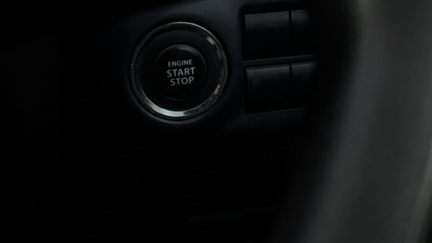 Used 2022 Maruti Suzuki Baleno Alpha AGS Petrol Automatic top_features Keyless start