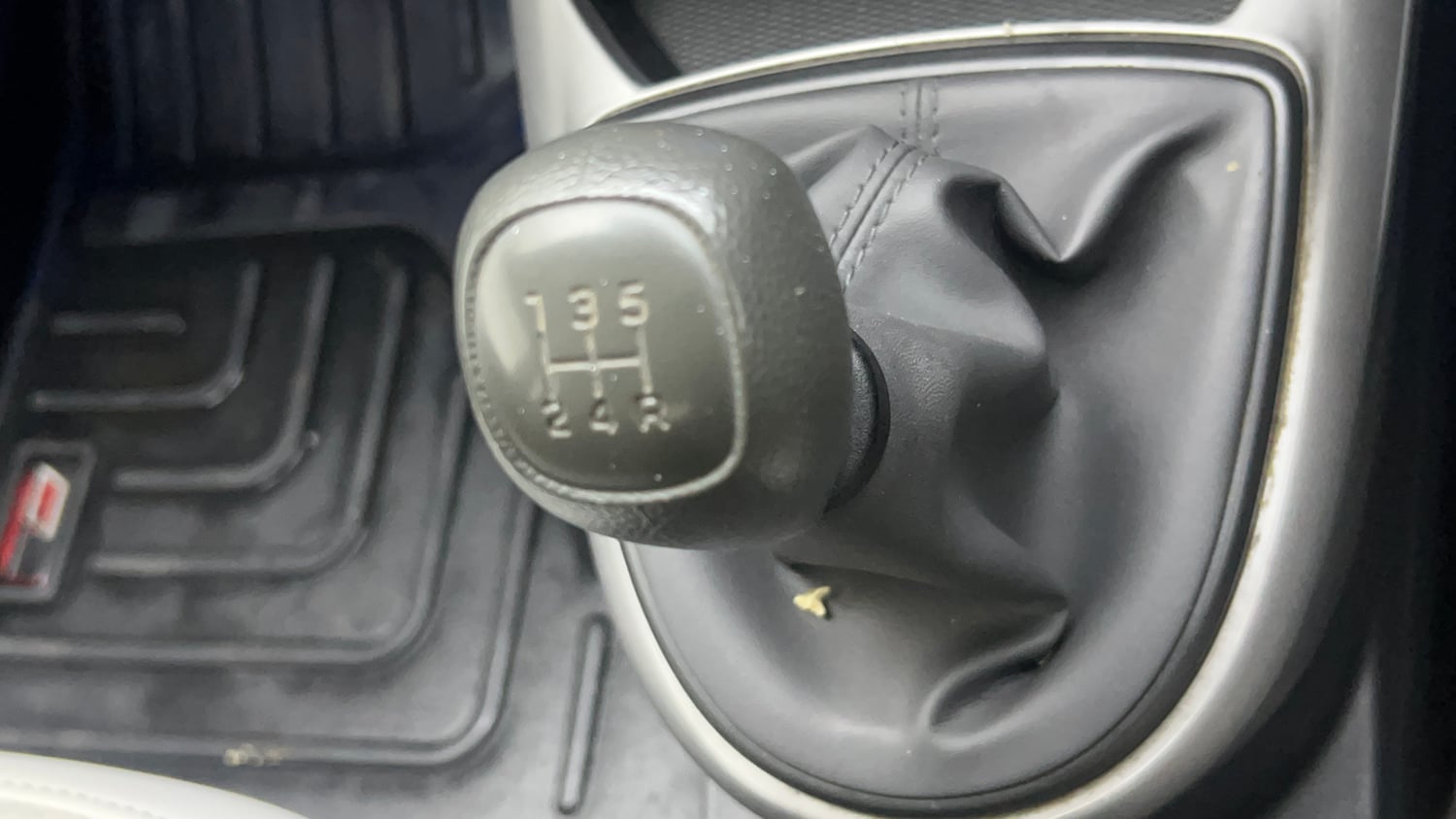Used 2024 Hyundai Grand i10 Nios Magna 1.2 Kappa Petrol+CNG (Outside Fitted) Cng Manual interior GEAR  KNOB VIEW