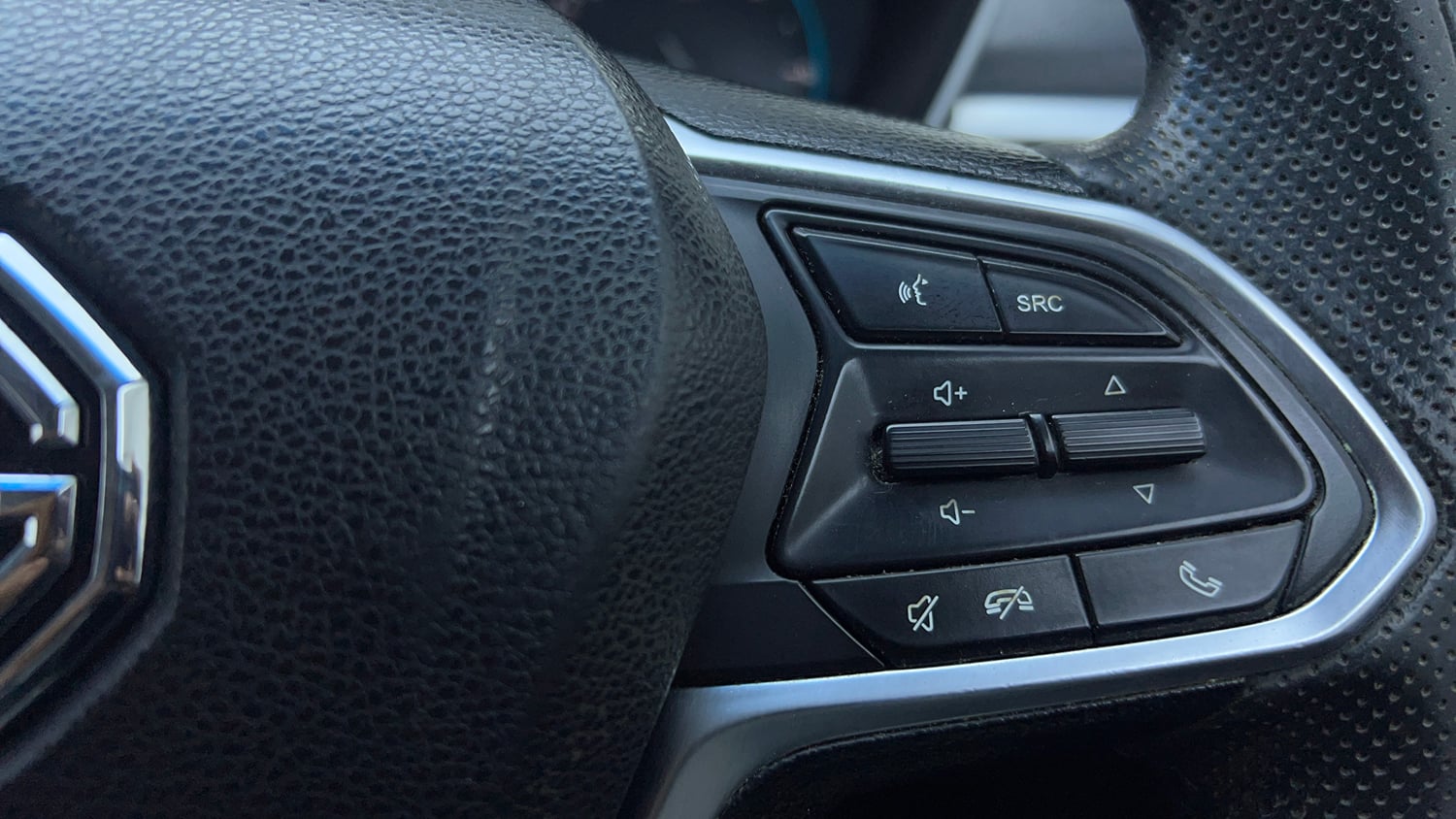 Used 2020 MG Motors Hector Sharp 1.5 DCT Petrol Petrol Automatic top_features Cruise control