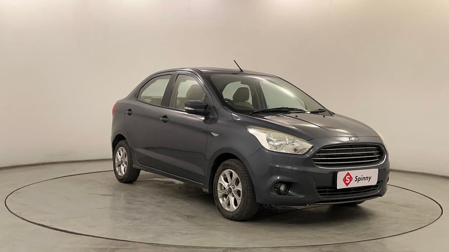 Used 2017 Ford Figo Aspire Titanium1.5 TDCi Diesel Manual exterior RIGHT FRONT CORNER VIEW