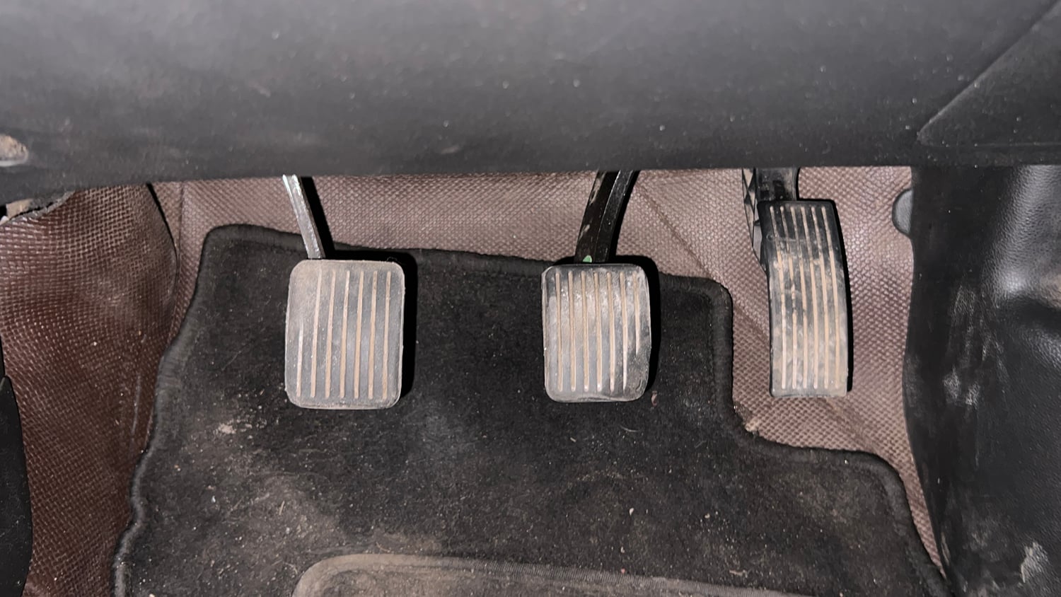 Used 2014 Hyundai Grand i10 Sportz 1.2 Kappa VTVT Petrol Manual interior PEDALS VIEW