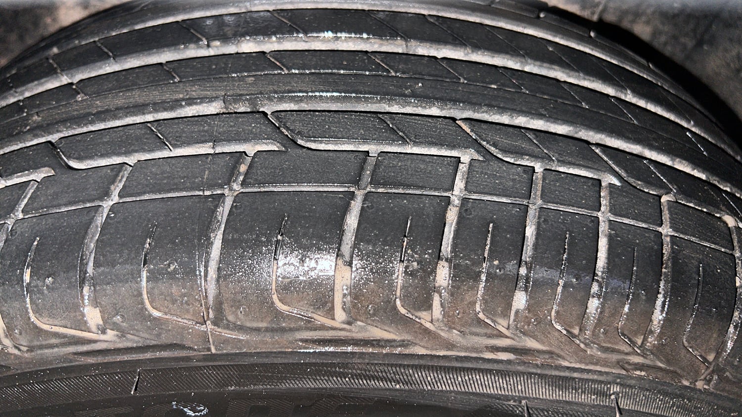 Used 2022 maruti-suzuki Vitara Brezza VXi Petrol Manual tyres LEFT REAR TYRE TREAD VIEW