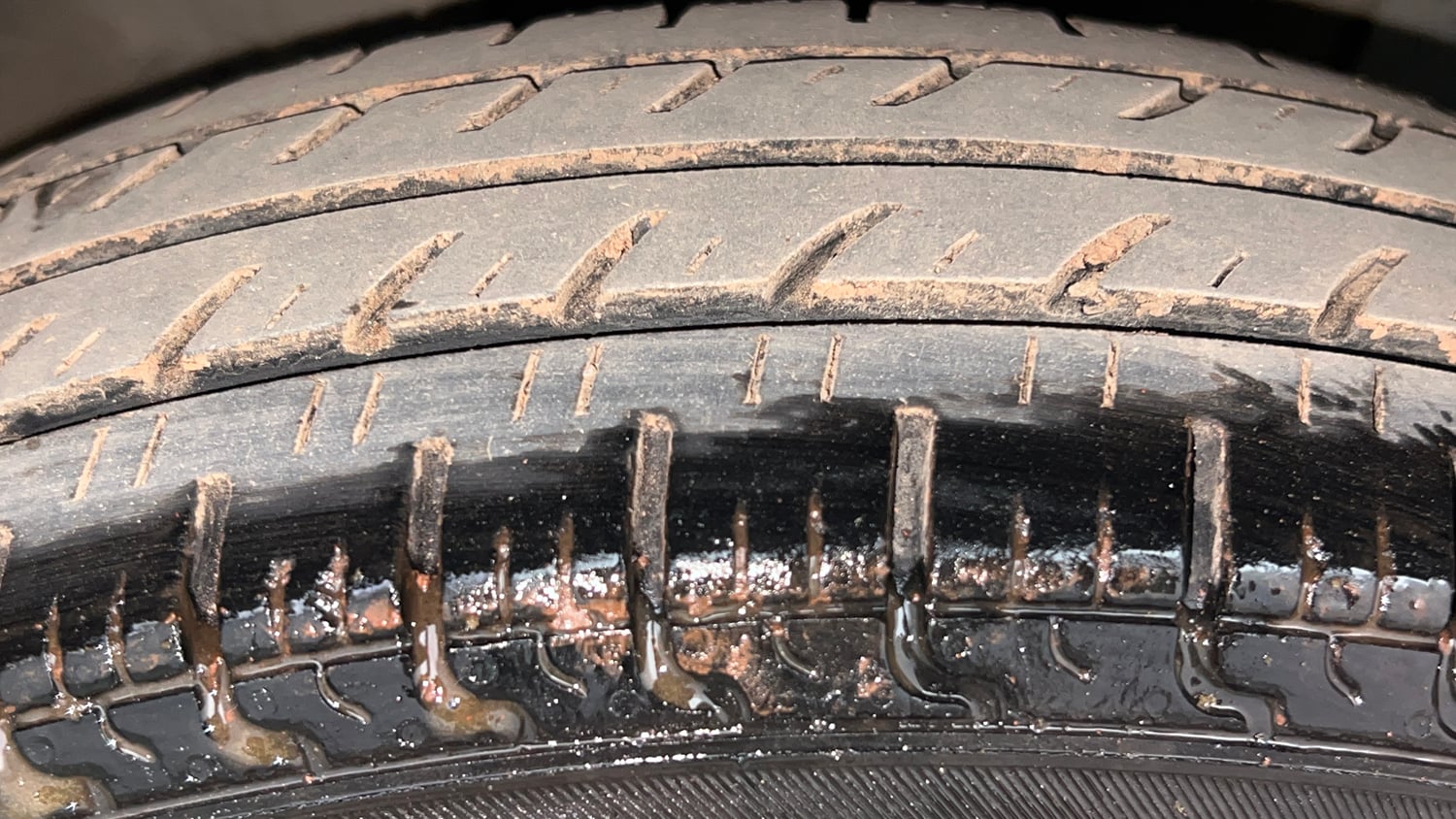Used 2017 Renault Kwid RXT (O) 1.0 SCE Edition Petrol Manual tyres RIGHT FRONT TYRE TREAD VIEW