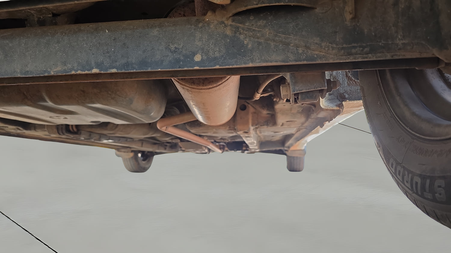 Used 2014 Hyundai Eon Era + Petrol Manual extra REAR RIGHT UNDERBODY VIEW