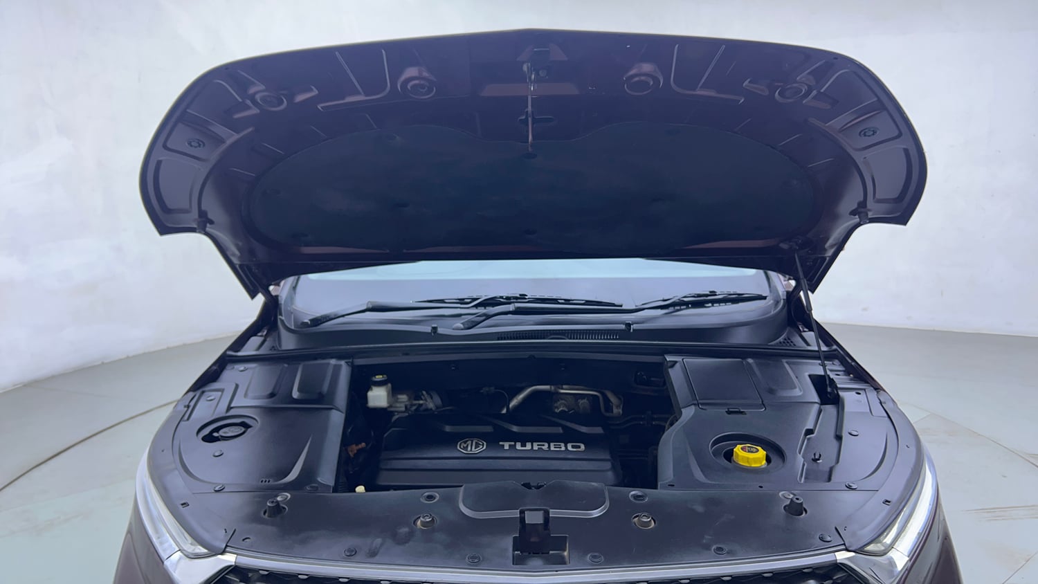 Used 2020 MG Motors Hector Sharp 1.5 DCT Petrol Petrol Automatic engine ENGINE & BONNET OPEN FRONT VIEW