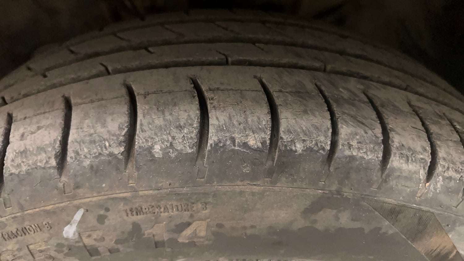 Used 2016 Tata Tiago Revotron XZ Petrol Manual tyres LEFT FRONT TYRE TREAD VIEW