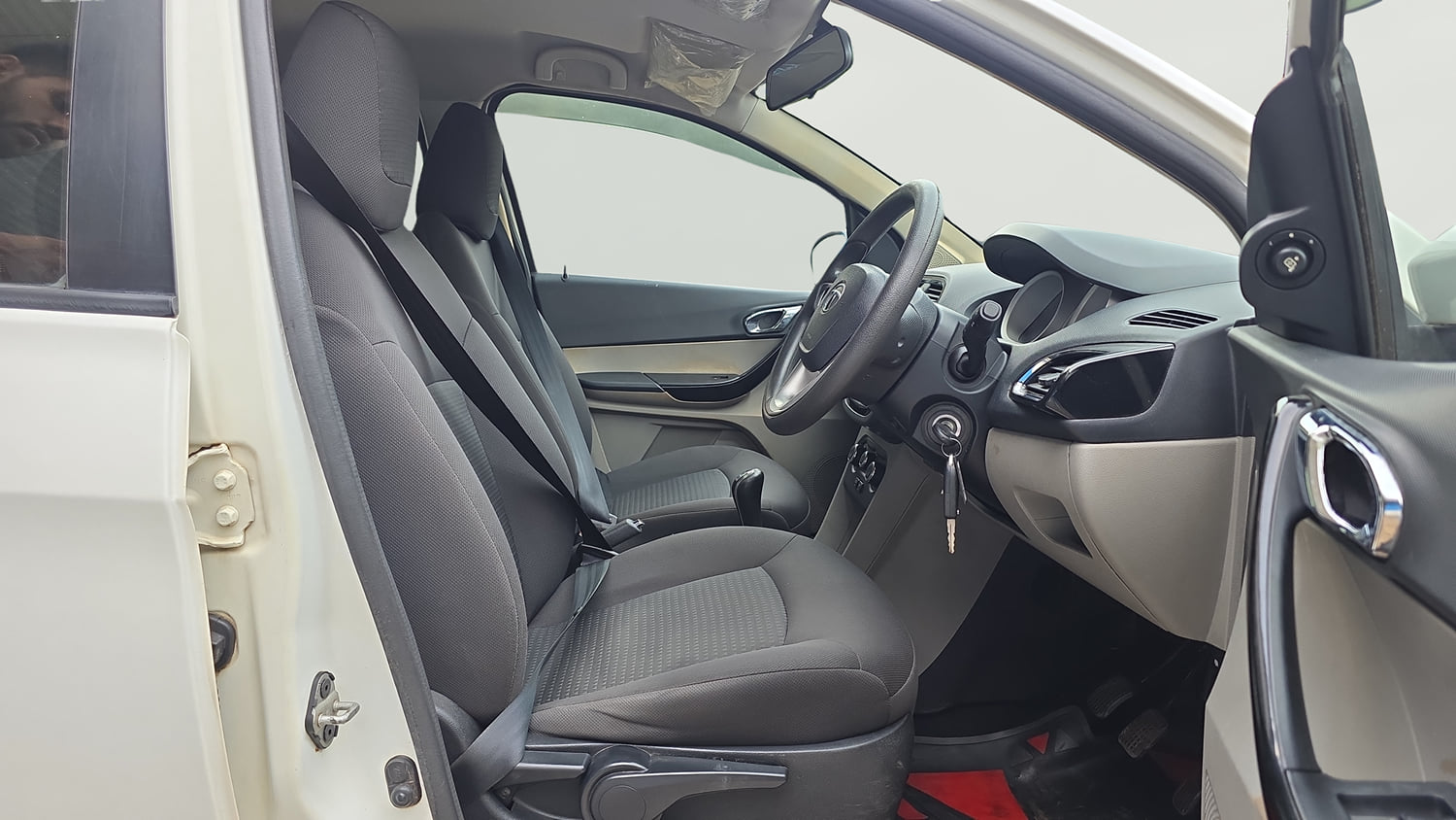 Used 2017 Tata Tiago Revotron XZ Petrol Manual interior RIGHT SIDE FRONT DOOR CABIN VIEW