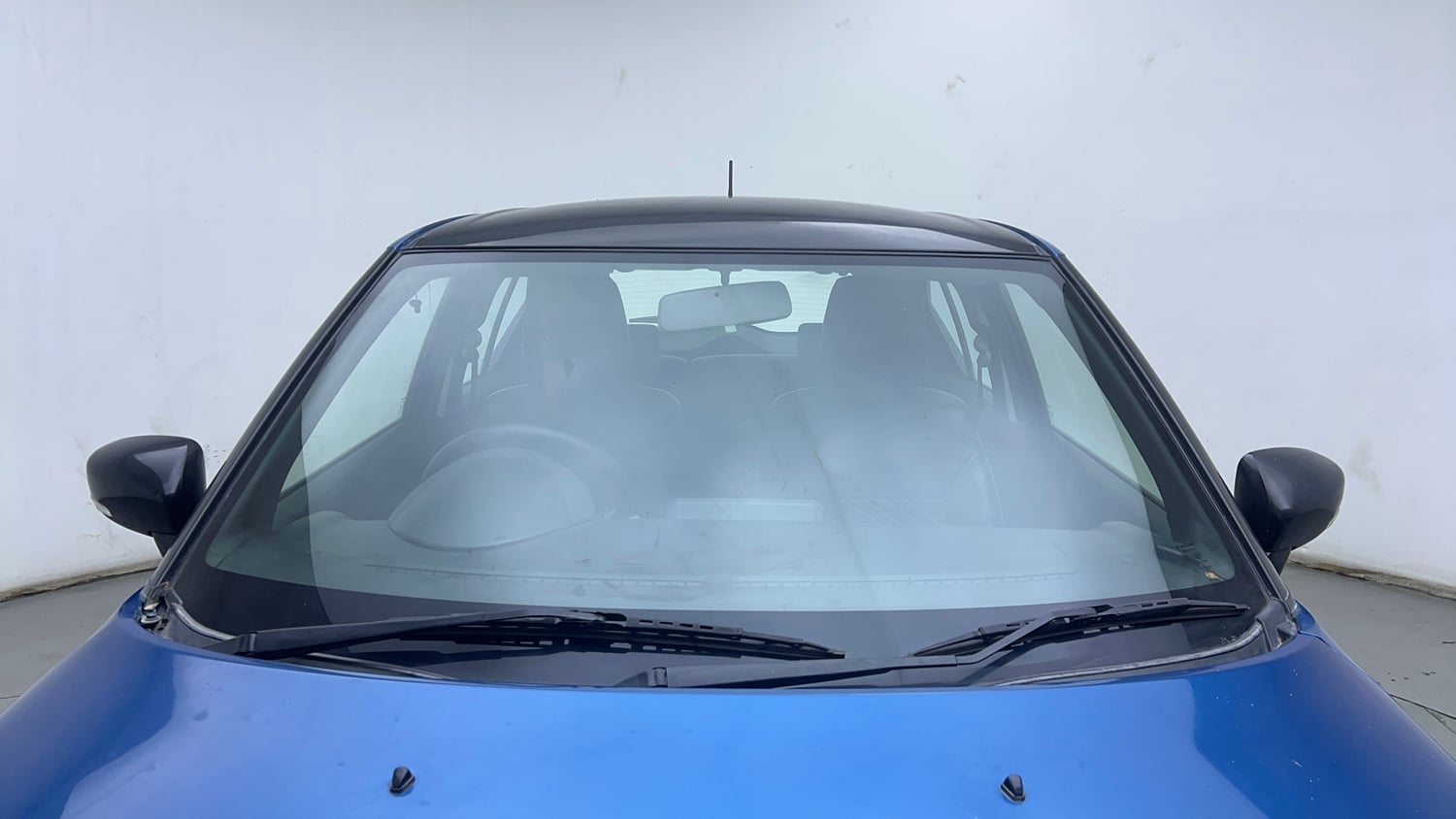 Used 2019 Maruti Suzuki Ignis [2017-2020] Zeta AMT Petrol Dual Tone Petrol Automatic exterior FRONT WINDSHIELD VIEW