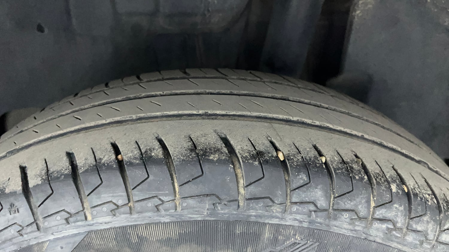 Used 2022 Maruti Suzuki Swift VXi Petrol Manual tyres LEFT REAR TYRE TREAD VIEW