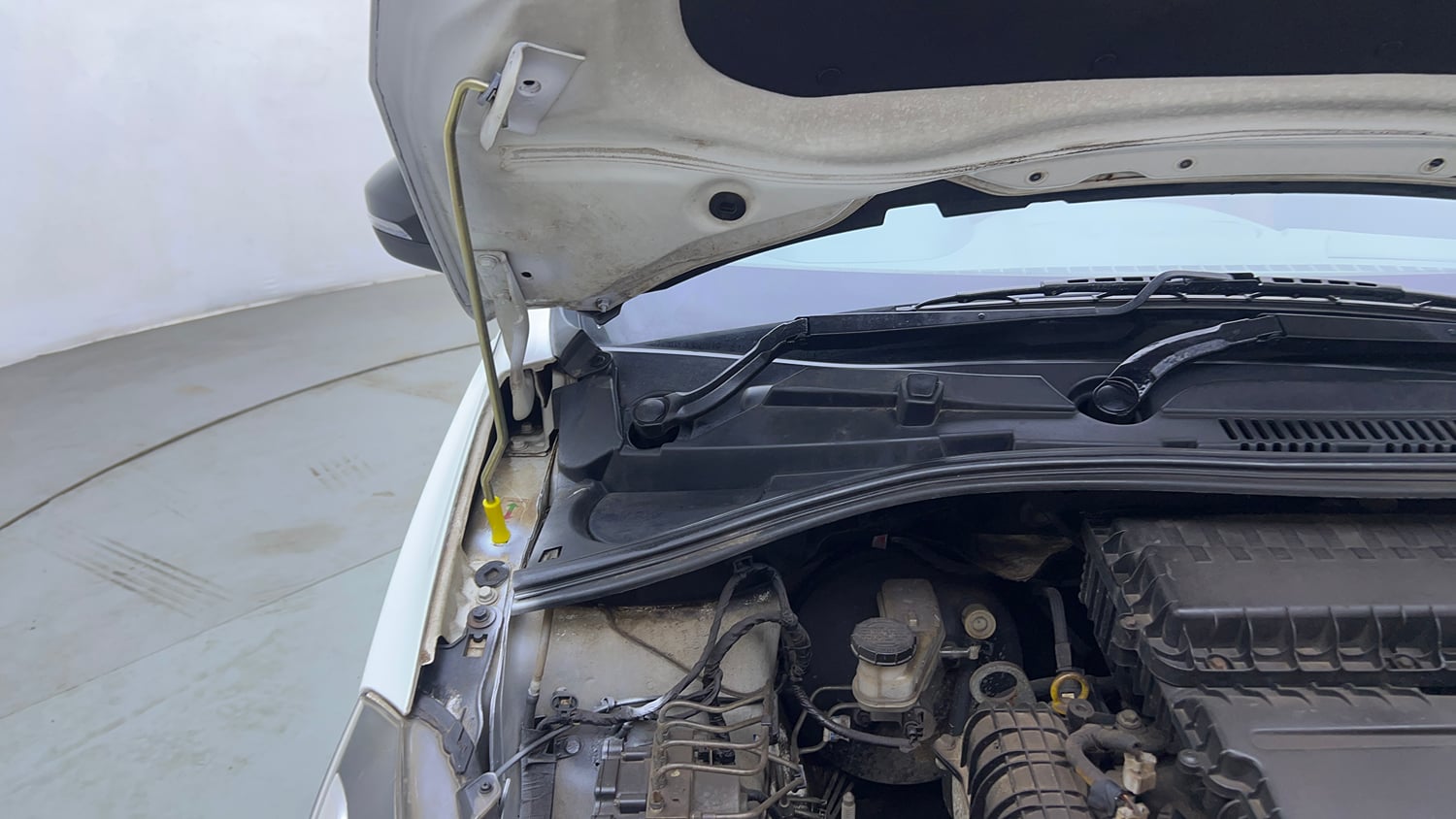 Used 2020 Tata Tigor XZA Plus Petrol Automatic engine ENGINE RIGHT SIDE HINGE & APRON VIEW