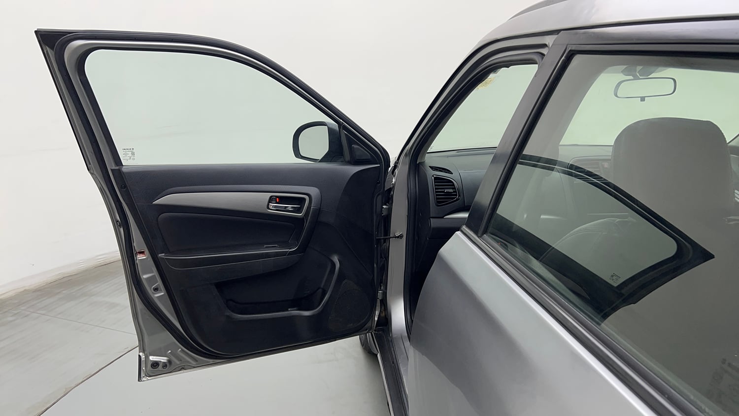 Used 2018 maruti-suzuki Vitara Brezza ZDi AGS Diesel Automatic interior LEFT FRONT DOOR OPEN VIEW