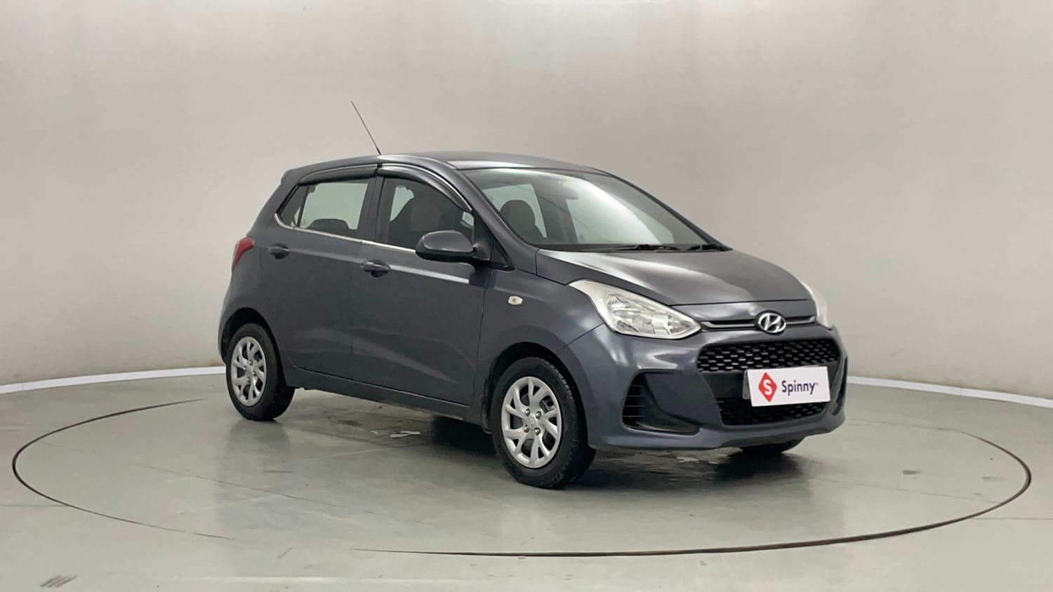 Used 2018 Hyundai Grand i10 Magna 1.2 Kappa VTVT Petrol Manual exterior RIGHT FRONT CORNER VIEW