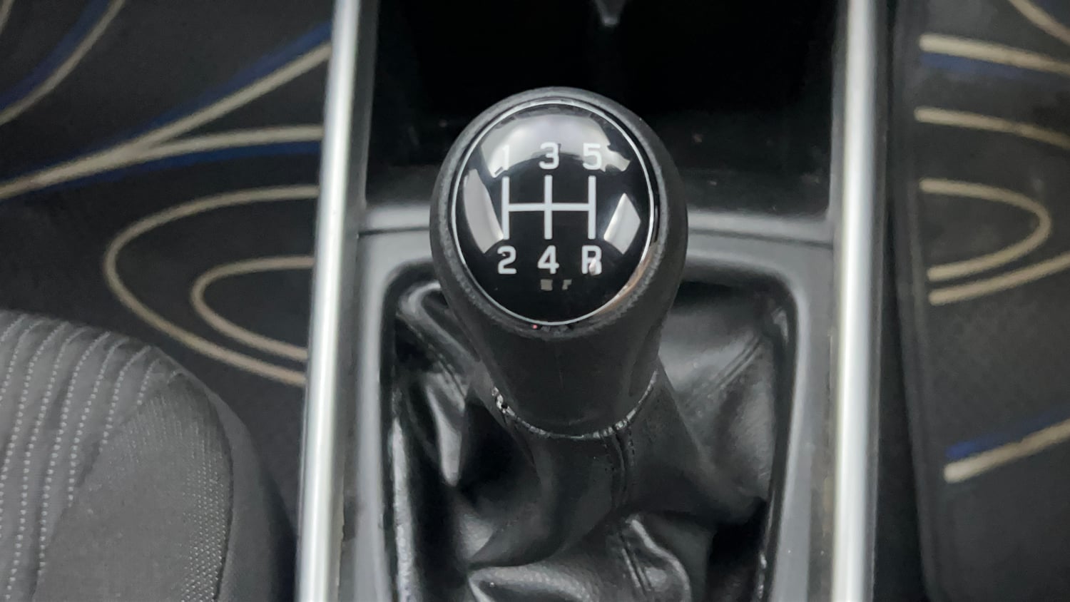 Used 2018 Maruti Suzuki Baleno Delta 1.2 Petrol Manual interior GEAR  KNOB VIEW
