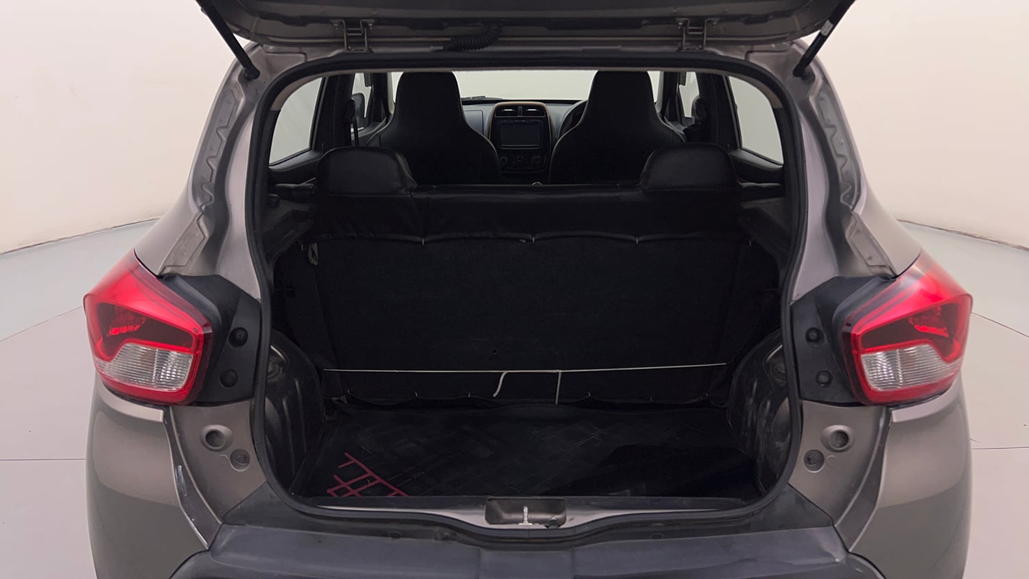 Used 2018 Renault Kwid CLIMBER 1.0 AMT Petrol Automatic interior DICKY INSIDE VIEW