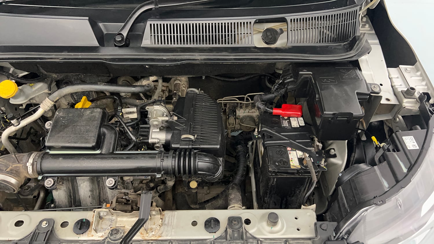 Used 2020 Renault Triber RXZ Petrol Manual engine ENGINE LEFT SIDE VIEW
