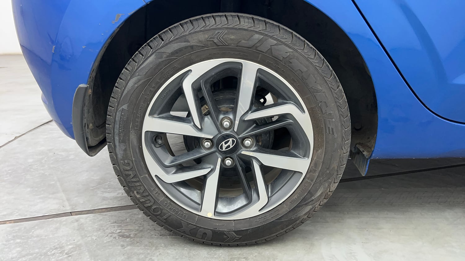 Used 2020 Hyundai Grand i10 Nios Asta 1.2 Kappa VTVT Petrol Manual tyres RIGHT REAR TYRE RIM VIEW