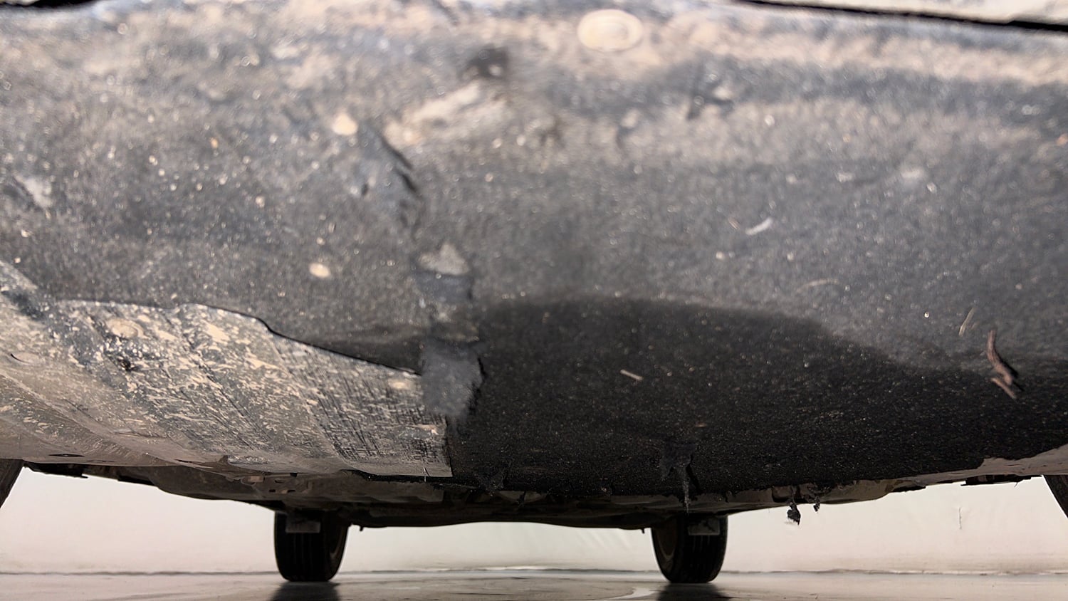 Used 2022 Maruti Suzuki Baleno Alpha AGS Petrol Automatic extra FRONT LEFT UNDERBODY VIEW