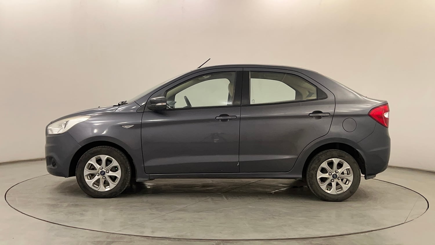 Used 2017 Ford Figo Aspire Titanium1.5 TDCi Diesel Manual exterior LEFT SIDE VIEW