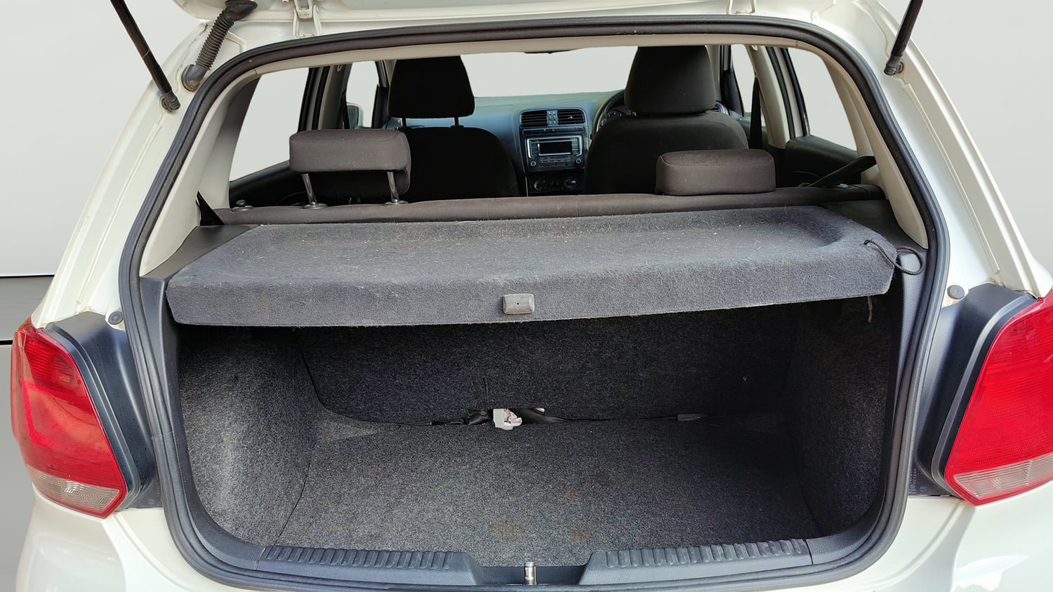 Used 2019 Volkswagen Polo Comfortline 1.0L (P) Petrol Manual interior DICKY INSIDE VIEW