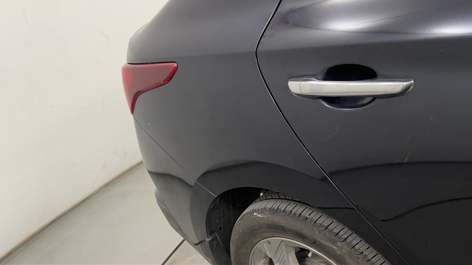Used 2022 Hyundai Verna SX 1.5 VTVT IVT Petrol Automatic dents MINOR SCRATCH