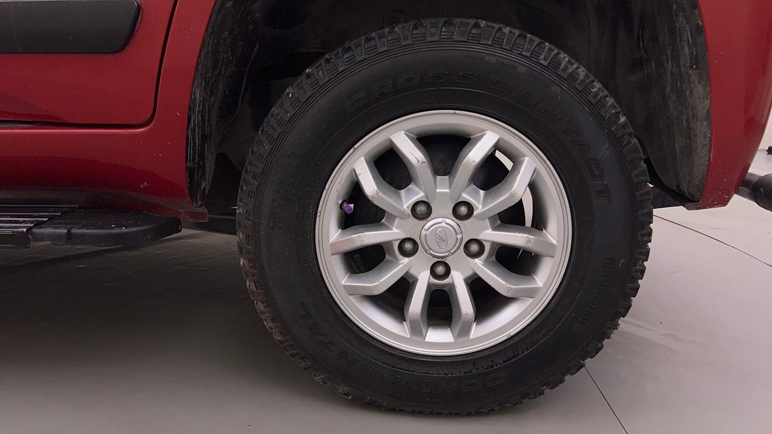 Used 2016 Mahindra TUV300 T8 Diesel Manual tyres LEFT REAR TYRE RIM VIEW