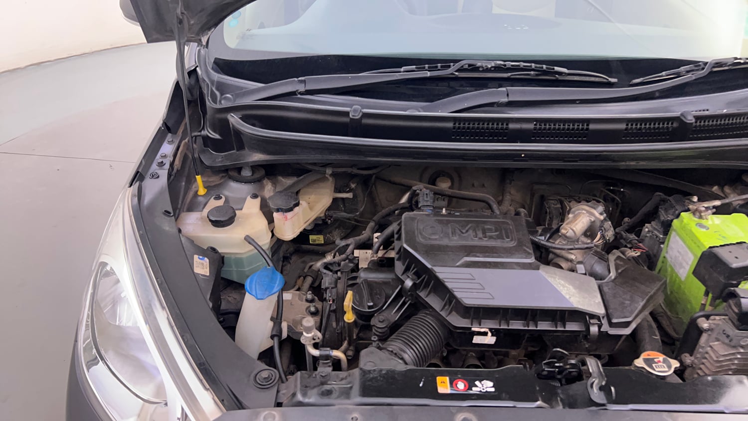 Used 2020 Hyundai Santro Sportz AMT Petrol Automatic engine ENGINE RIGHT SIDE HINGE & APRON VIEW