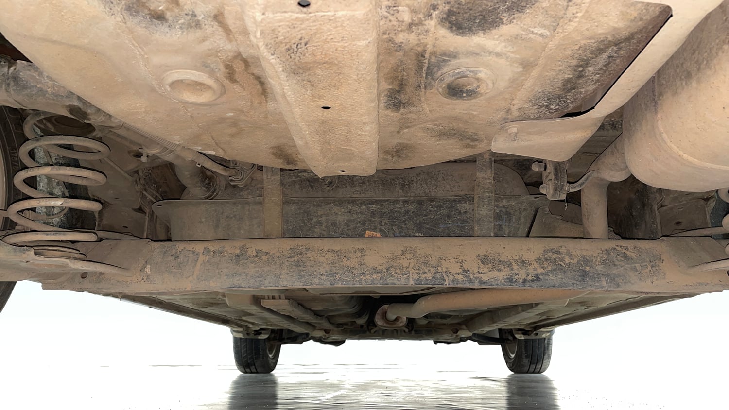 Used 2017 Hyundai Xcent SX 1.1 CRDi Diesel Manual extra REAR UNDERBODY VIEW (TAKEN FROM REAR)