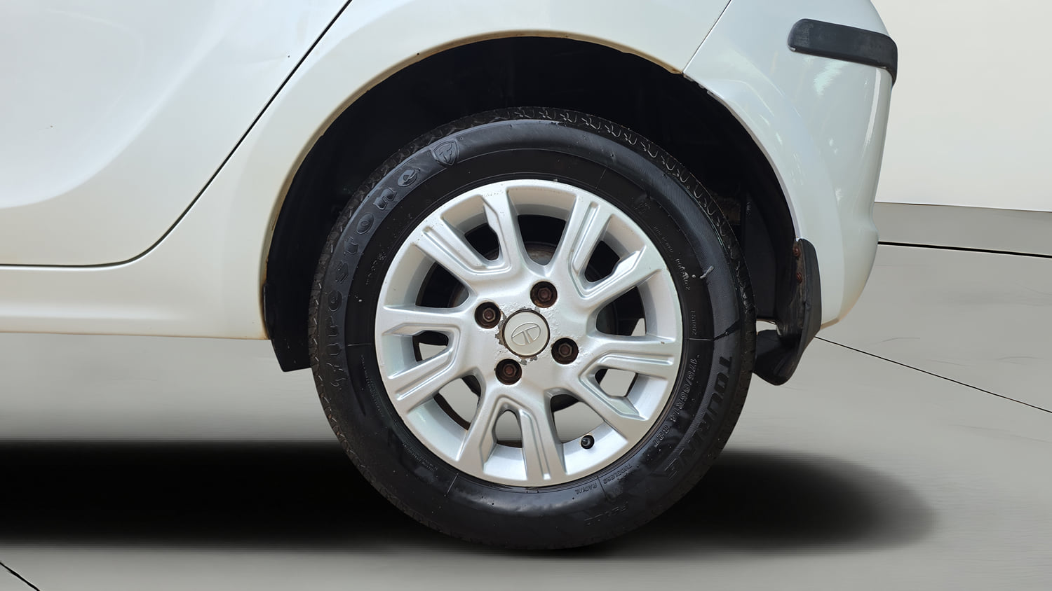 Used 2017 Tata Tiago Revotron XZ Petrol Manual tyres LEFT REAR TYRE RIM VIEW