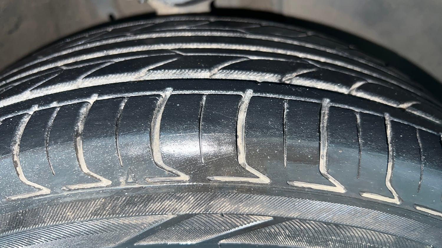 Used 2022 Maruti Suzuki Ignis Zeta 1.2 MT Petrol Manual tyres RIGHT FRONT TYRE TREAD VIEW