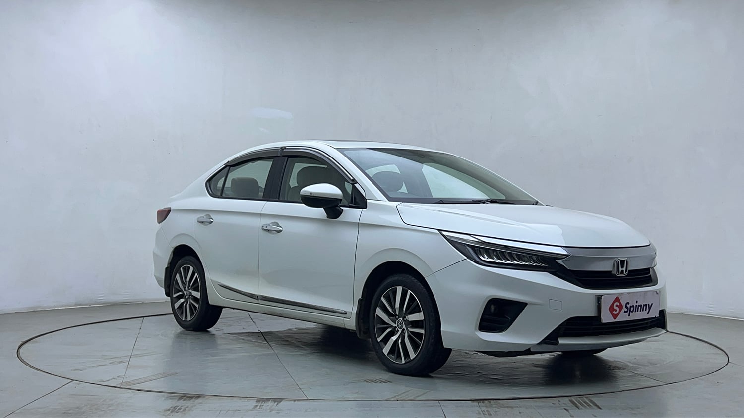 Used 2021 Honda City ZX CVT Petrol Petrol Automatic exterior RIGHT FRONT CORNER VIEW