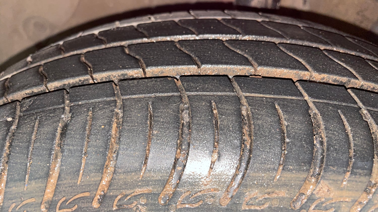 Used 2017 Hyundai Xcent SX 1.1 CRDi Diesel Manual tyres LEFT FRONT TYRE TREAD VIEW