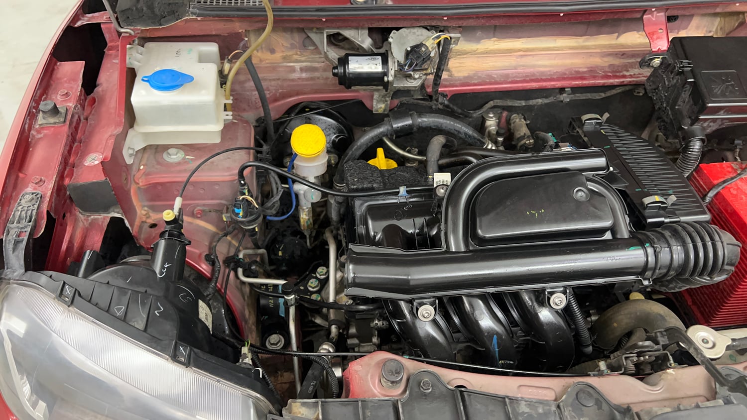 Used 2016 Renault Kwid RXT Petrol Manual engine ENGINE RIGHT SIDE VIEW