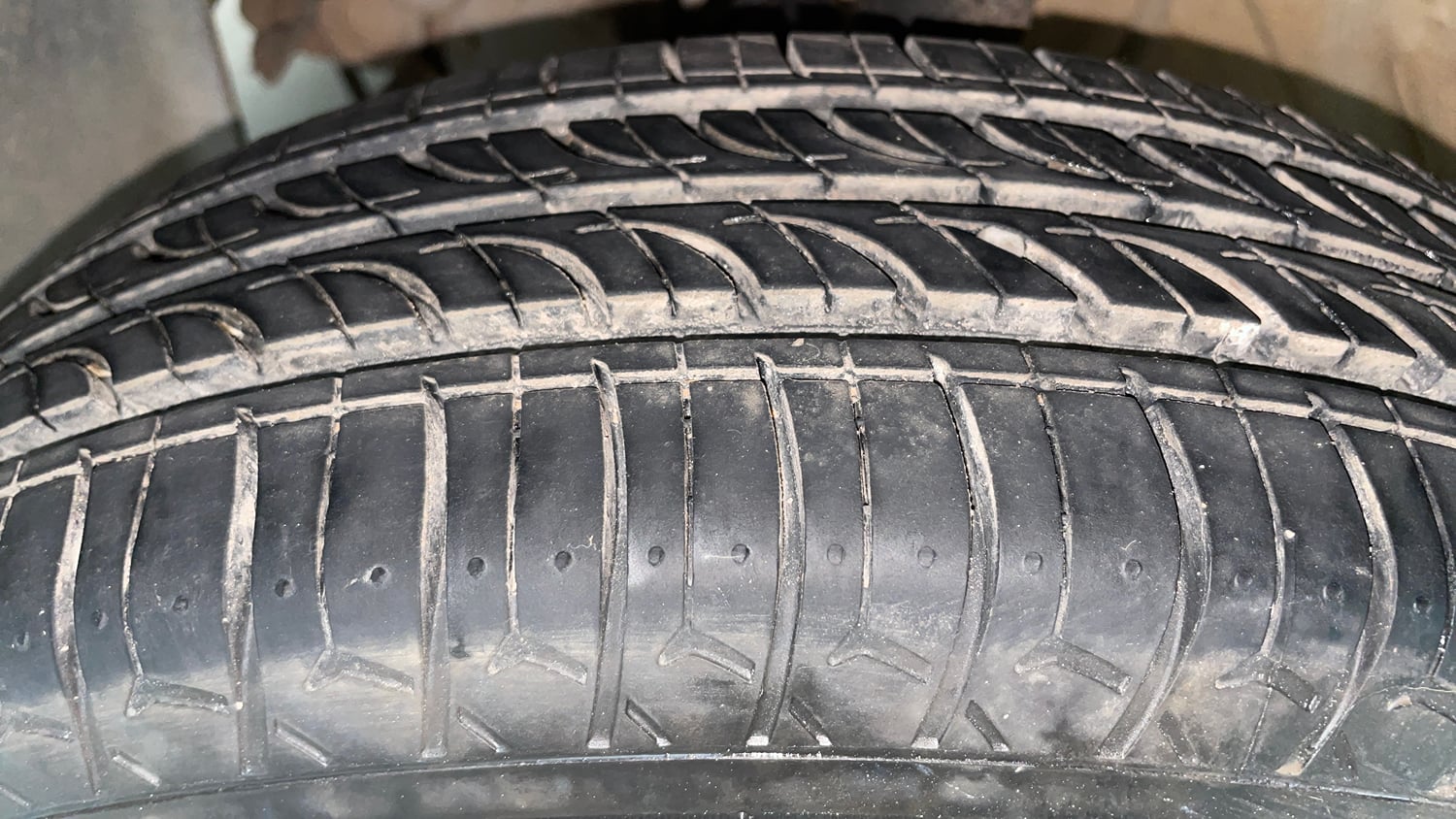 Used 2016 Datsun GO T Petrol Manual tyres LEFT FRONT TYRE TREAD VIEW
