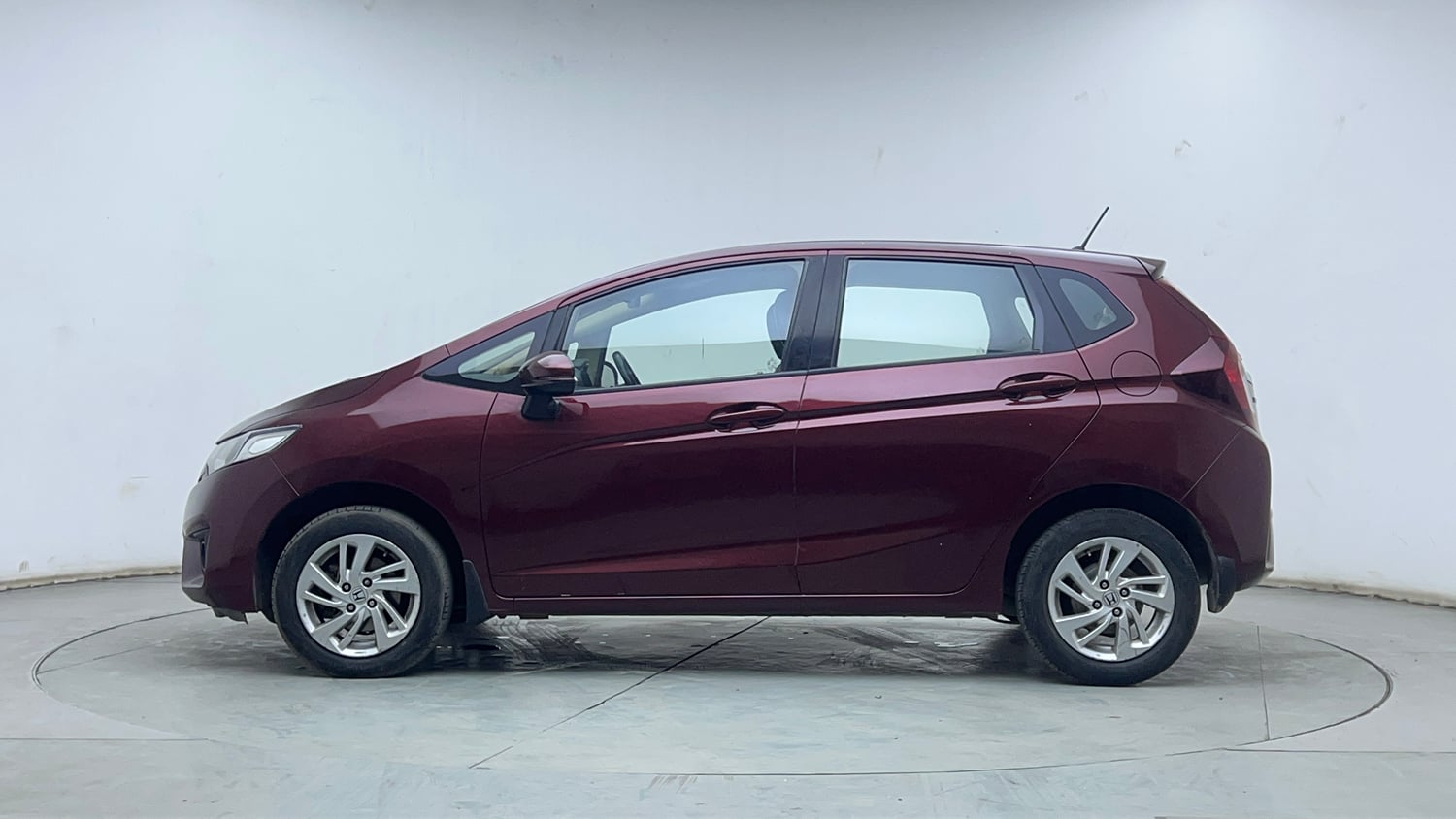 Used 2016 Honda Jazz V Petrol Petrol Manual exterior LEFT SIDE VIEW