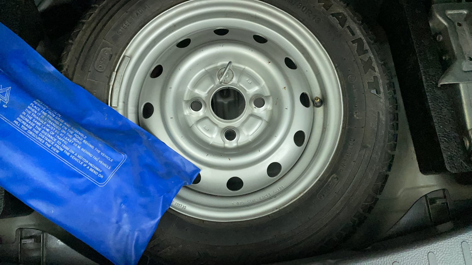Used 2012 Maruti Suzuki Wagon R LXi Petrol Manual tyres SPARE TYRE VIEW