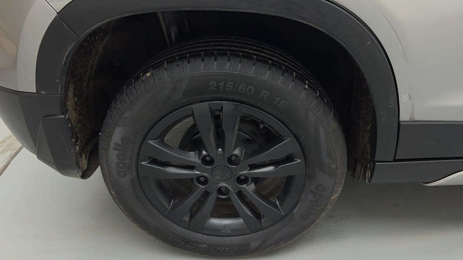 Used 2018 maruti-suzuki Vitara Brezza ZDi AGS Diesel Automatic tyres RIGHT REAR TYRE RIM VIEW