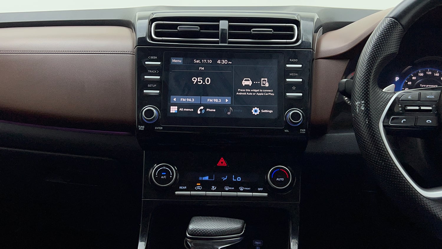 Used 2022 Hyundai Alcazar Prestige Exe (O) 7 STR 1.5 Diesel AT Diesel Automatic interior MUSIC SYSTEM & AC CONTROL VIEW