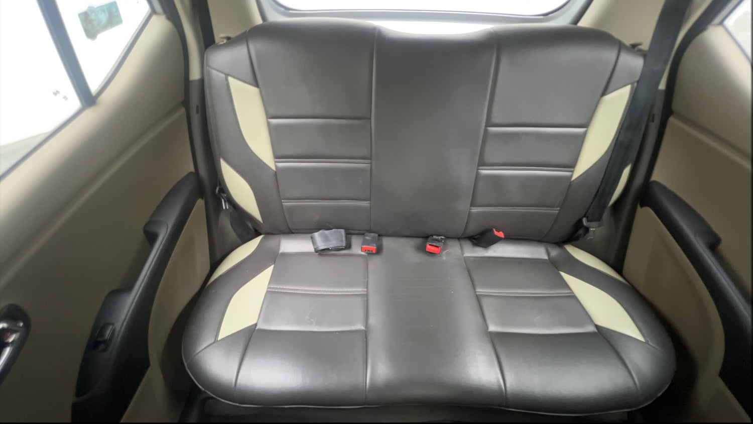 Used 2014 Hyundai i10 Sportz 1.1 iRDE2 Petrol Manual interior REAR SEAT CONDITION VIEW