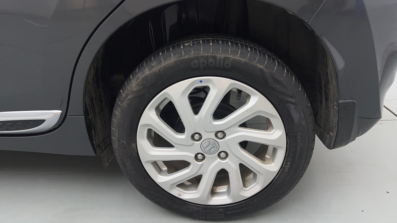 Used 2025 Maruti Suzuki Baleno Zeta MT Petrol Manual tyres LEFT REAR TYRE RIM VIEW